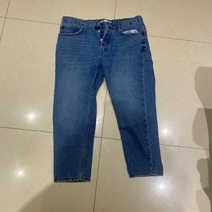 Zara slim straight vintage denim jeans. Cropped at the Ankle.
